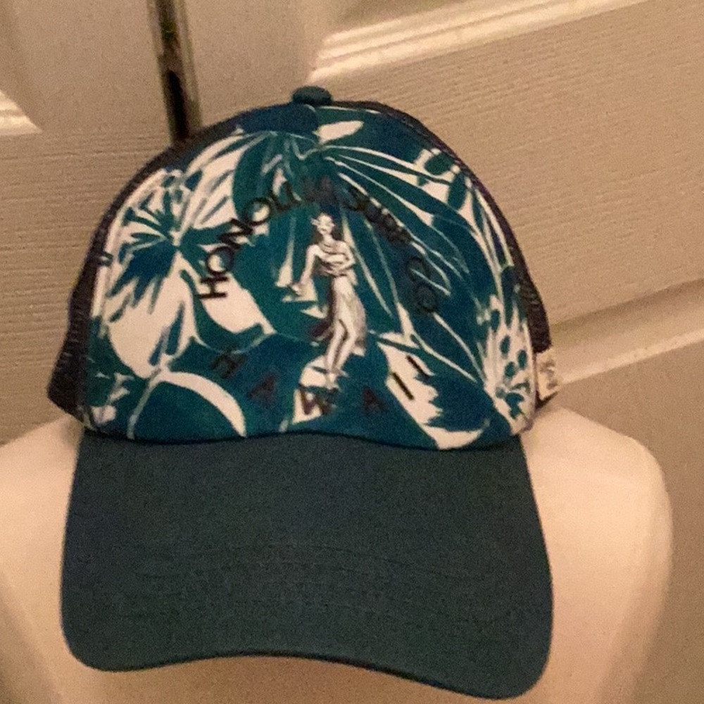 🧢NWT Honolua Co. Hawaii Brand New With Tags Cap Closet Must Have Fun to Wear 🧢